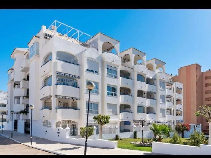 베날마데나코스타 Avenida Marysol Don Joaquin 아파트